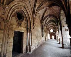 The castle also had a chapel which was changed into a mosque when it was taken over by Sultan Beybar.